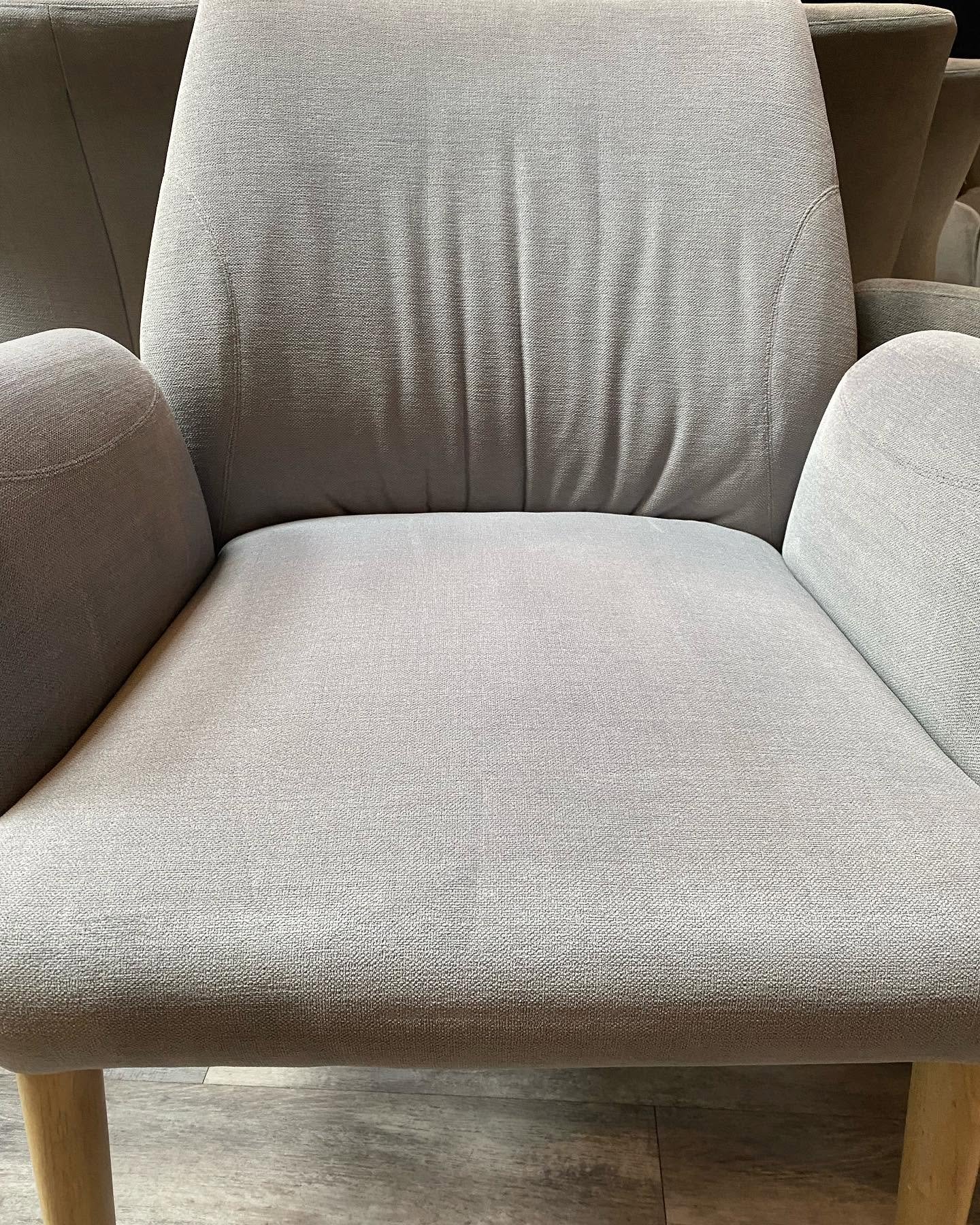 Fauteuil de salon après nettoyage SA CLEAN