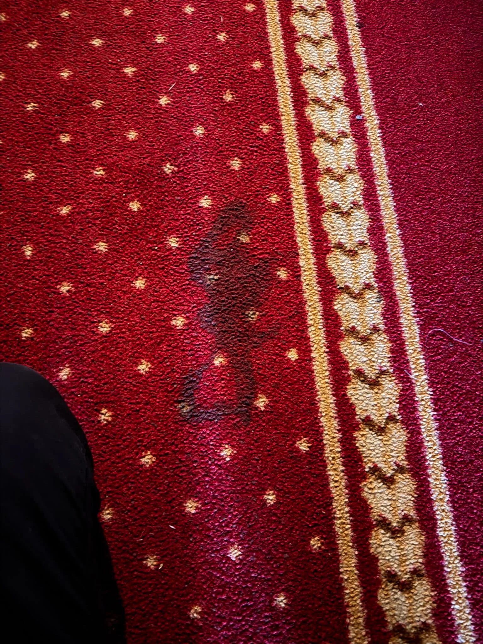 Moquette de couloir avant nettoyage