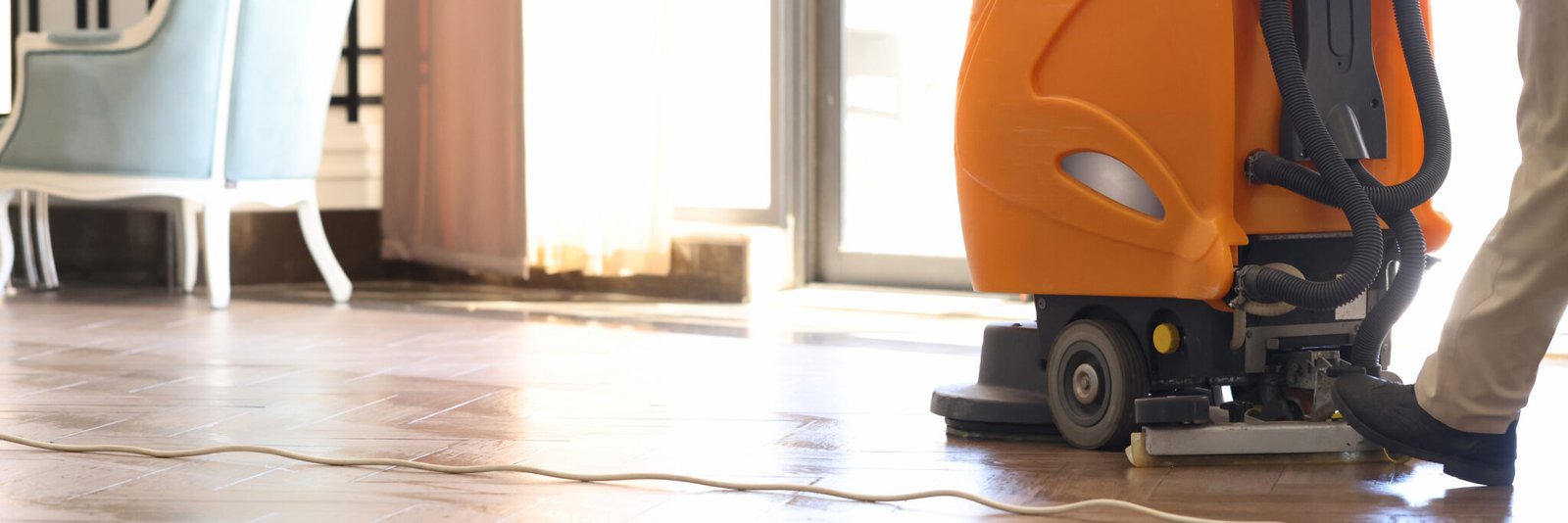 Nettoyage de sol après chantier avec machine professionnelle
